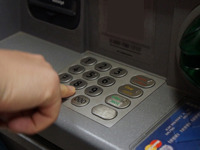 Банки будут блокировать денежные переводы в связке с мобильными операторами